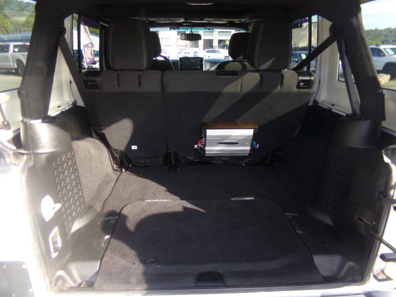 Used 2017 Jeep Wrangler Unlimited Sahara image 35