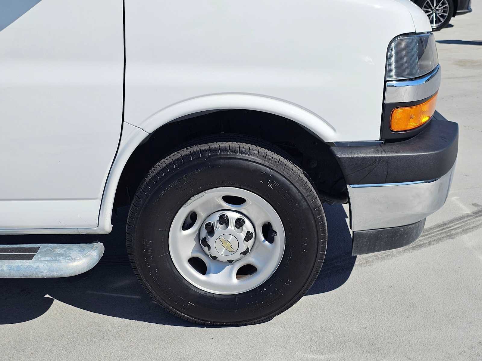 Used 2025 Chevrolet Express 2500 w/ Driver Convenience Package RWD image 9