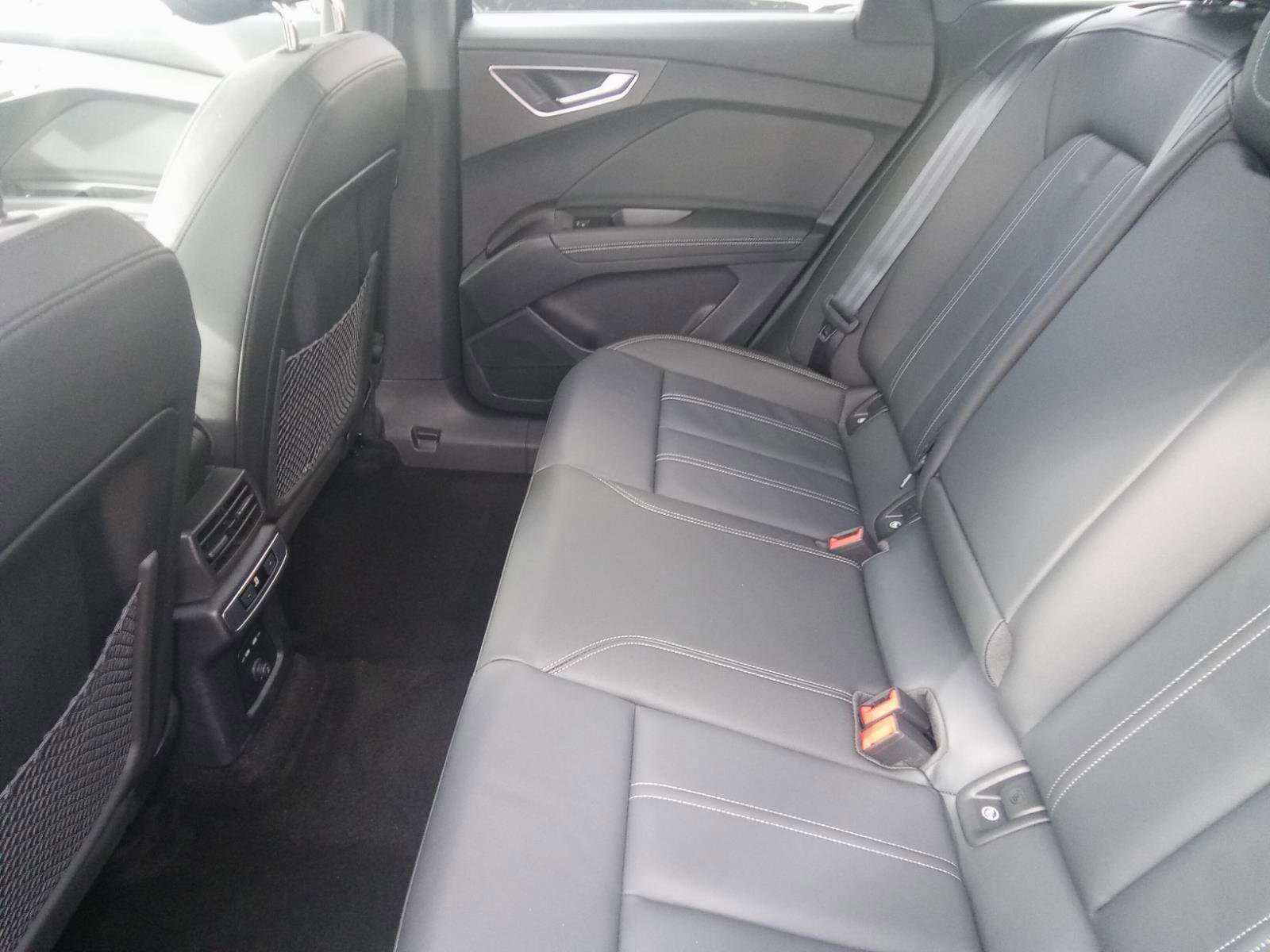 Used 2024 Audi Q4 e-tron Premium Plus w/ Premium Plus image 21