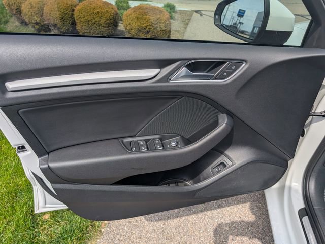 Used 2018 Audi A3 2.0T Premium image 9