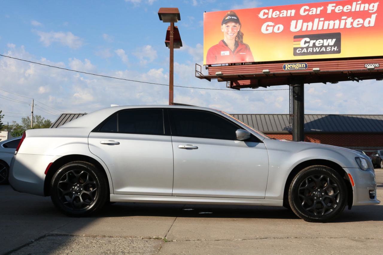 Used 2021 Chrysler 300 Touring L w/ Popular Equipment Group AWD/4WD image 8