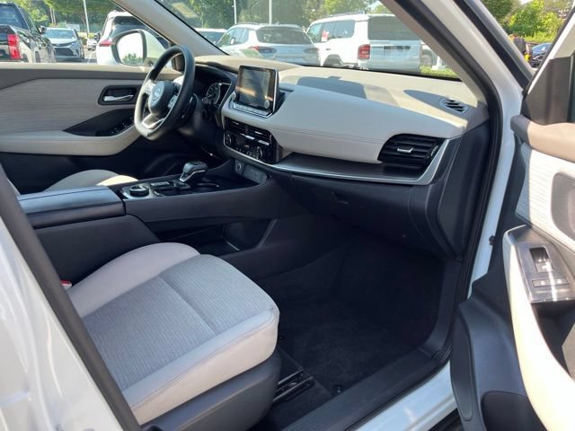 Used 2022 Nissan Rogue SV AWD/4WD image 19