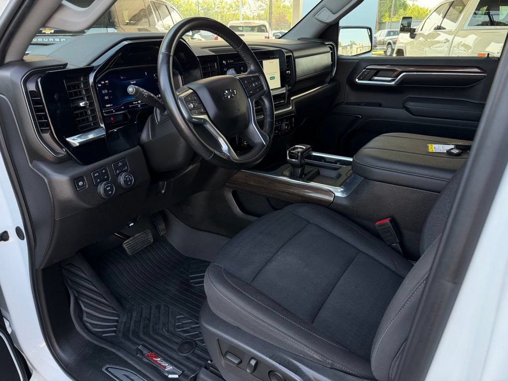 Used 2024 Chevrolet Silverado 1500 RST AWD/4WD image 10