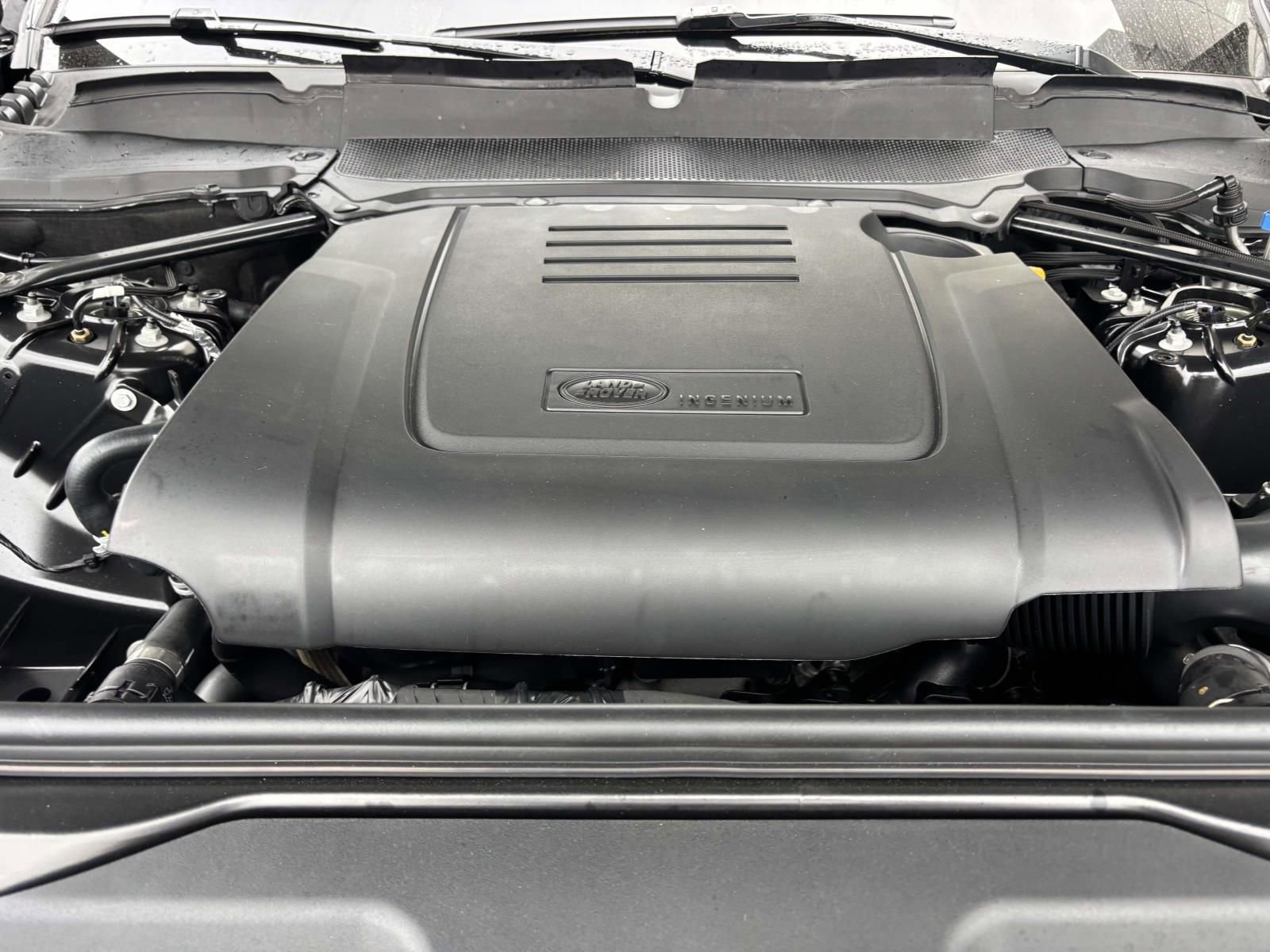 New 2026 Land Rover Discovery Dynamic SE image 28