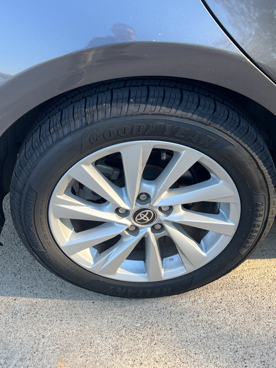 Used 2021 Toyota Camry LE FWD image 7