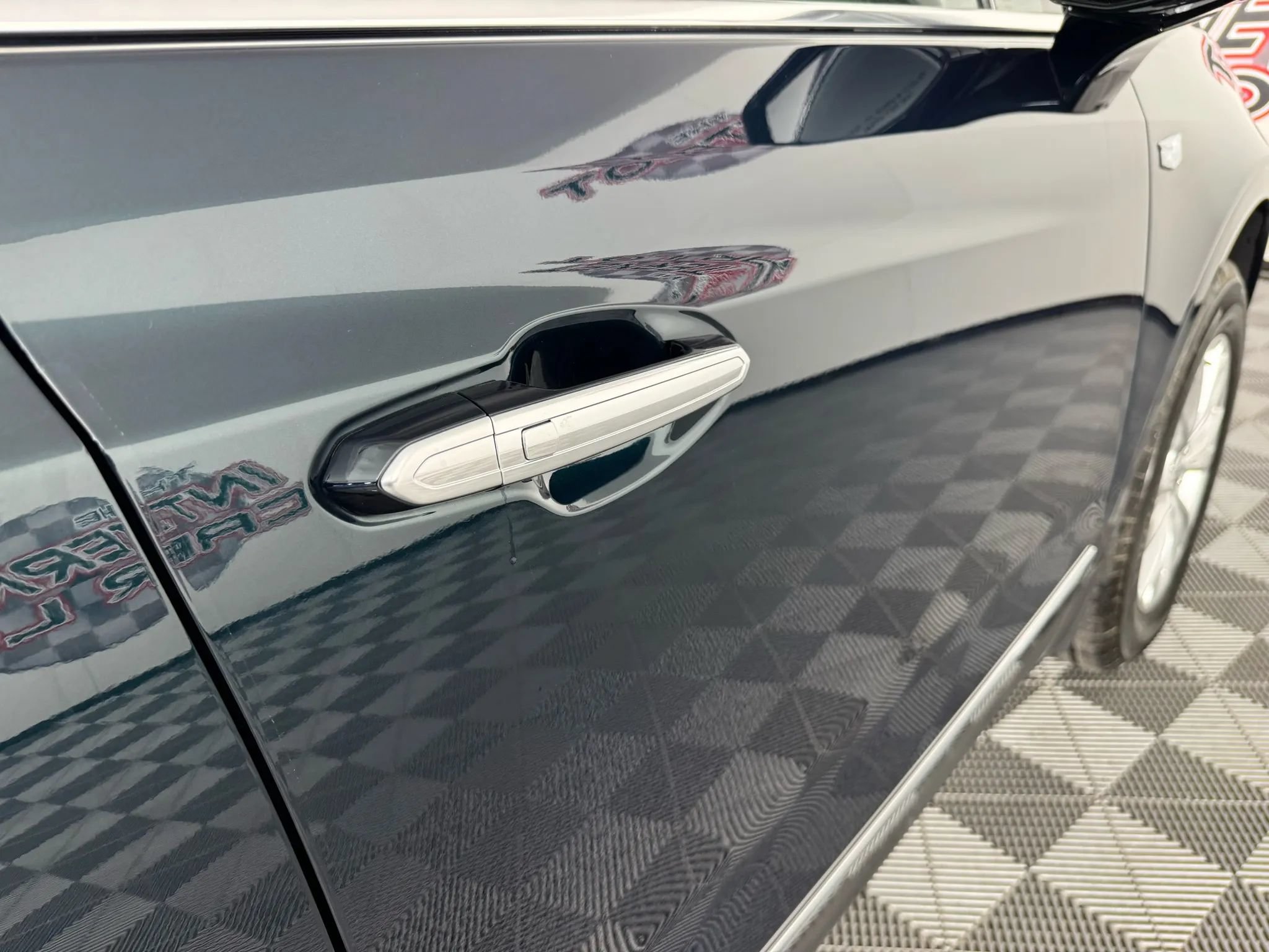 Used 2025 Cadillac XT5 Luxury w/ LPO, Floor Liner Package AWD/4WD image 31