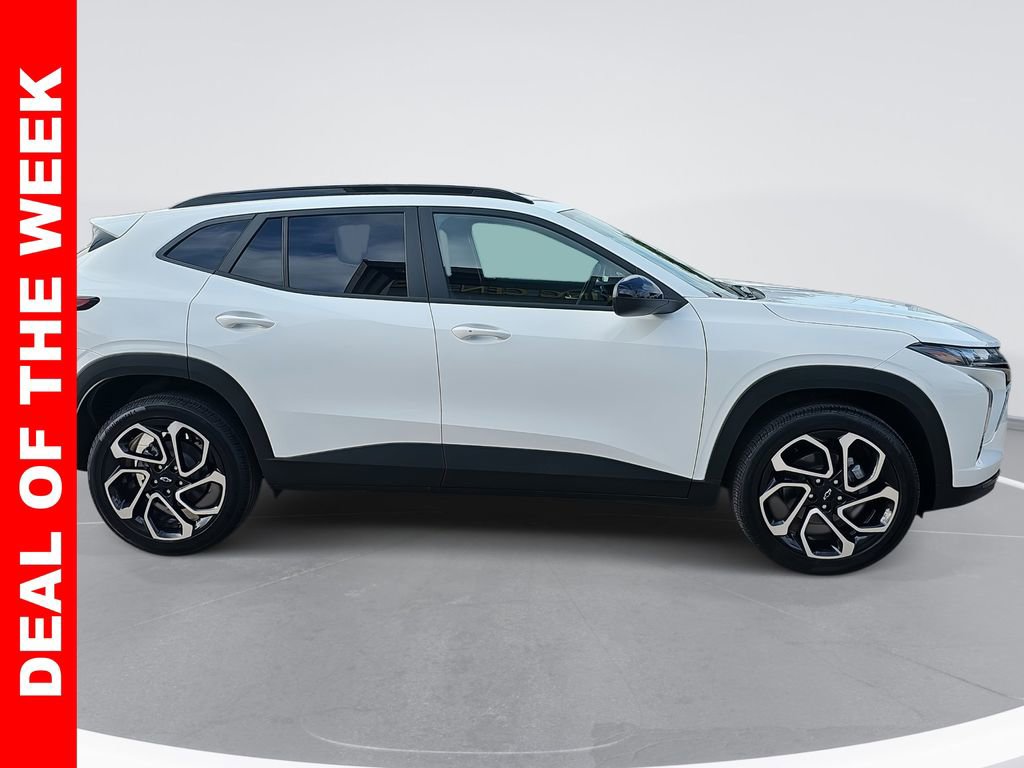 New 2025 Chevrolet Trax RS w/ Sunroof Package image 2