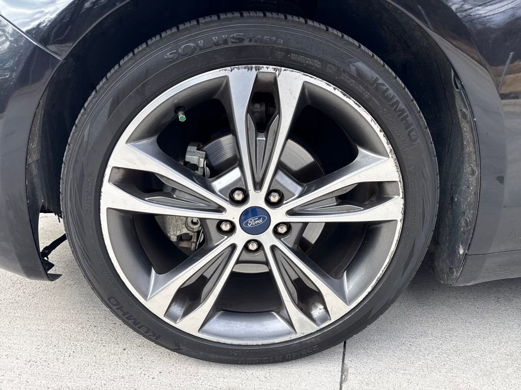 Used 2020 Ford Fusion Titanium image 11