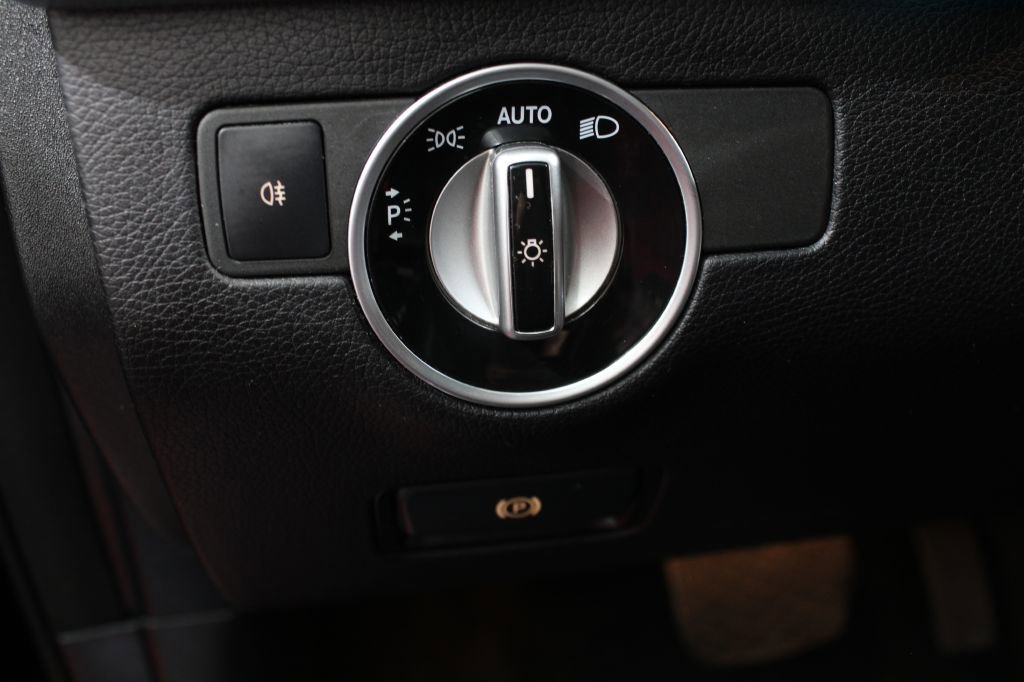 Used 2015 Mercedes-Benz GL 550 4MATIC image 38