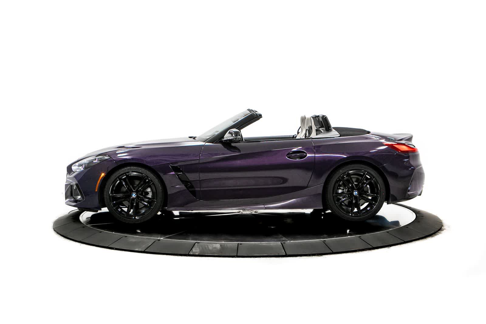 Used 2024 BMW Z4 sDrive30i w/ Premium Package RWD image 2
