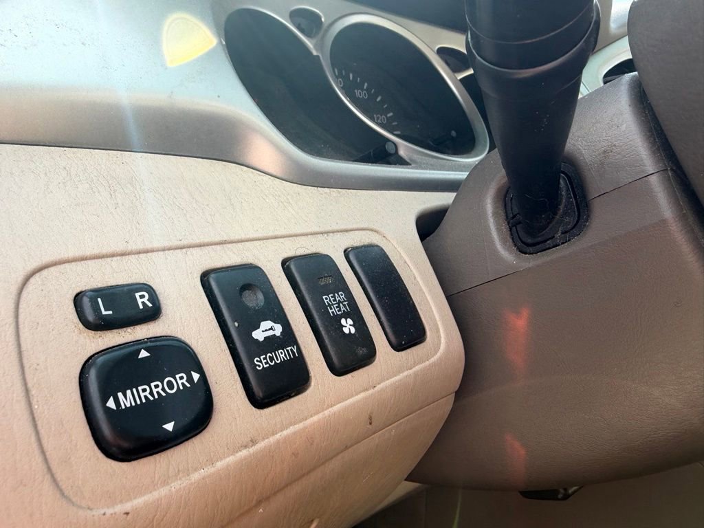Used 2004 Toyota Highlander 4WD V6 image 17