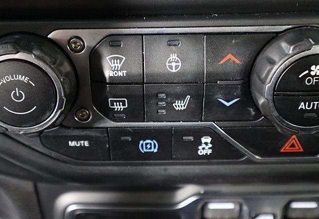 Used 2023 Jeep Wrangler Sahara w/ Cold Weather Group image 35