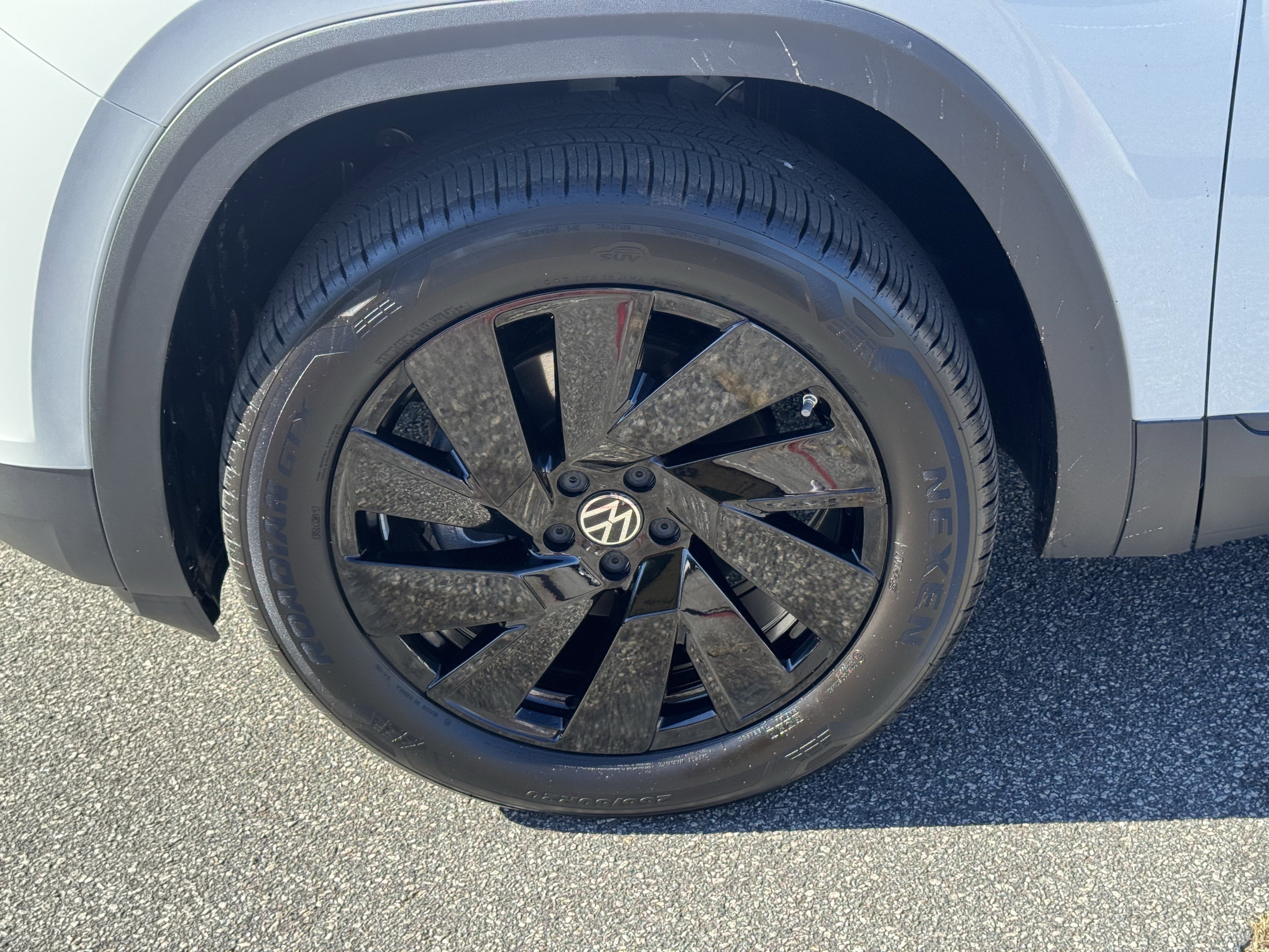 Used 2025 Volkswagen Atlas SE image 11