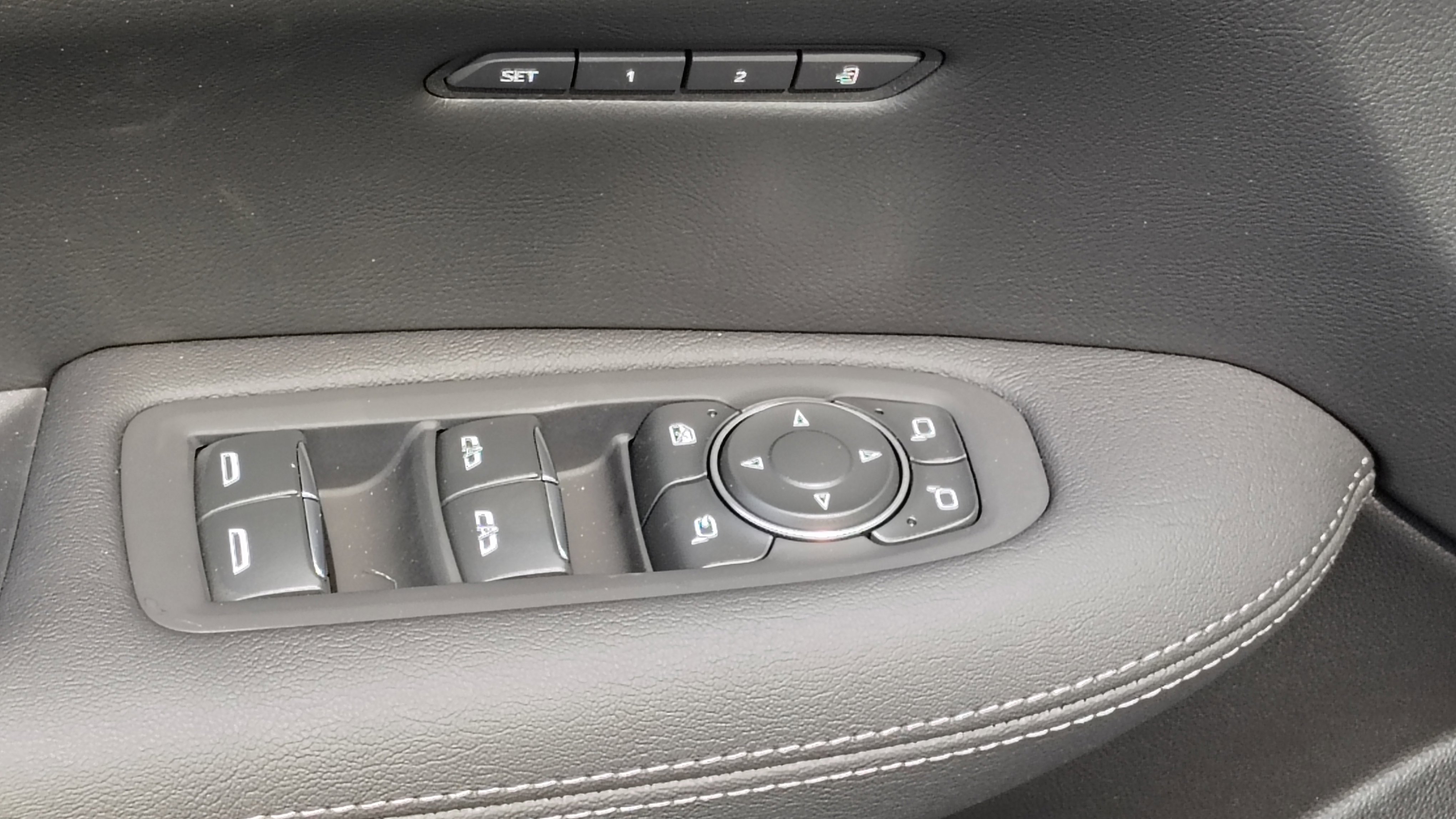 New 2025 Cadillac XT5 Premium Luxury w/ LPO, Floor Liner Package image 13