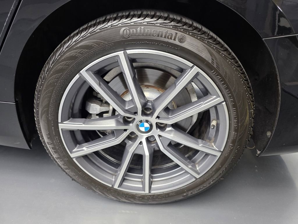 Used 2022 BMW 330i Sedan w/ Driving Assistance Package RWD image 17