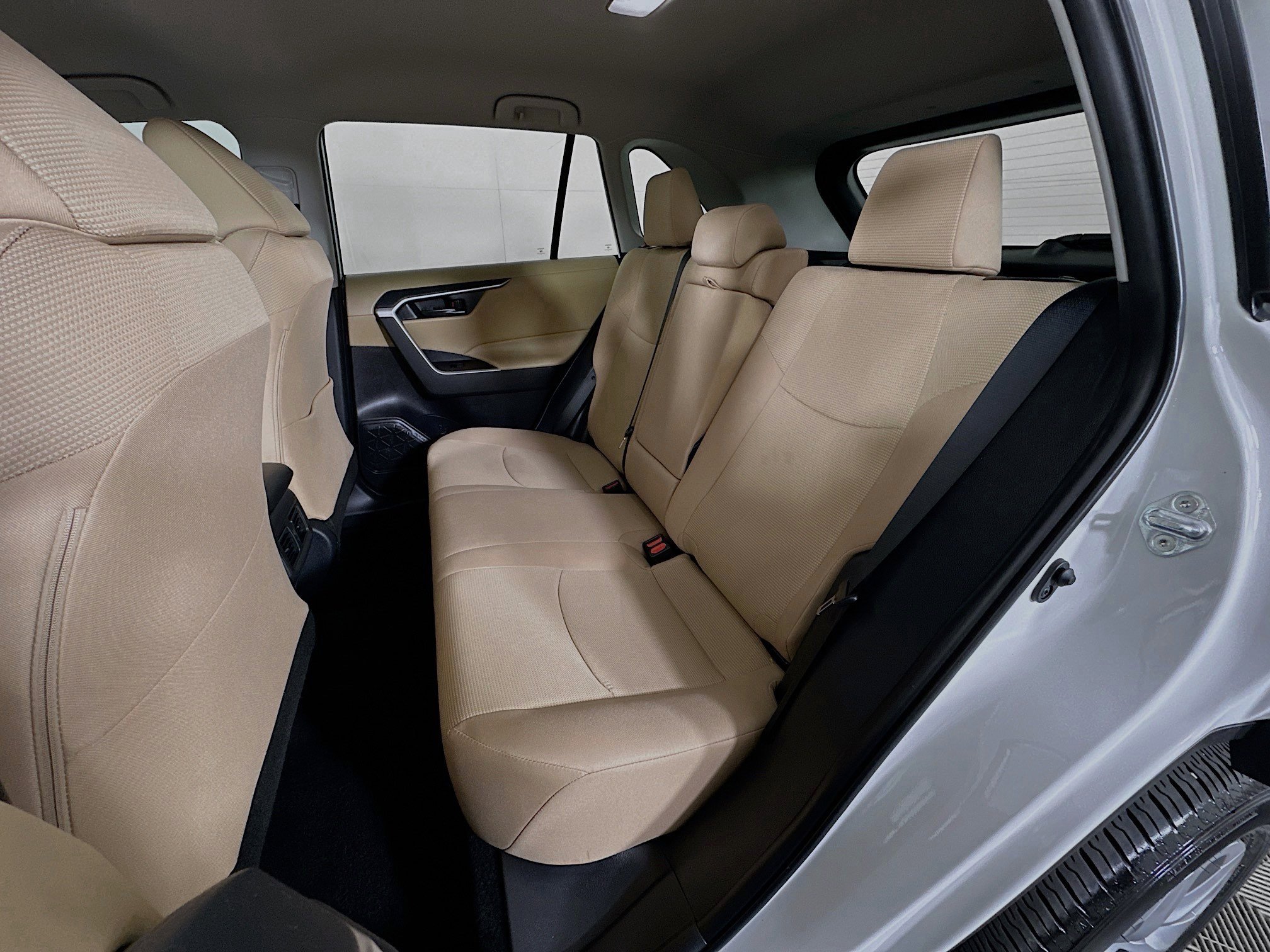 Certified 2025 Toyota RAV4 LE FWD image 25