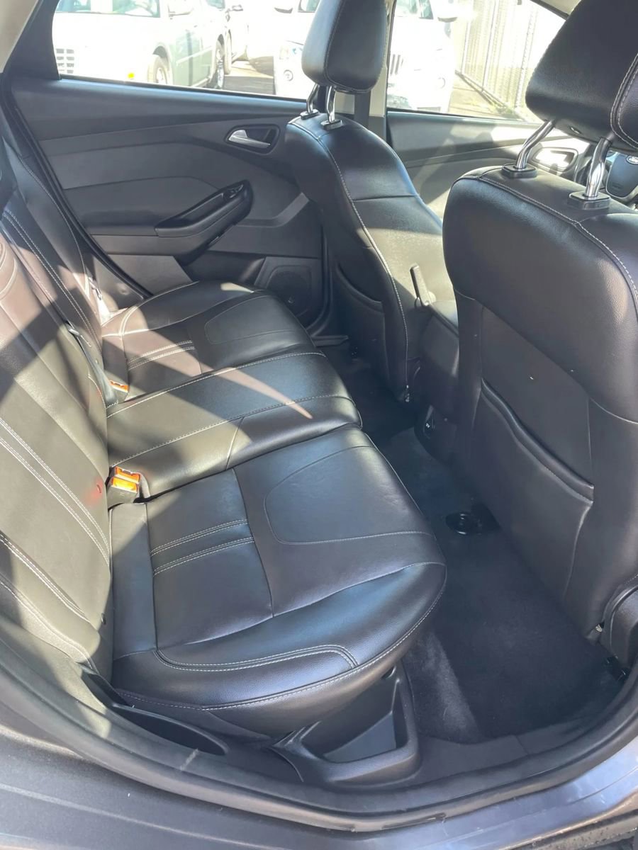 Used 2012 Ford Focus Titanium image 9