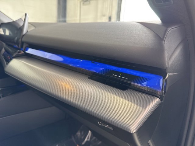 Used 2024 BMW 540i xDrive w/ M Sport Package image 59