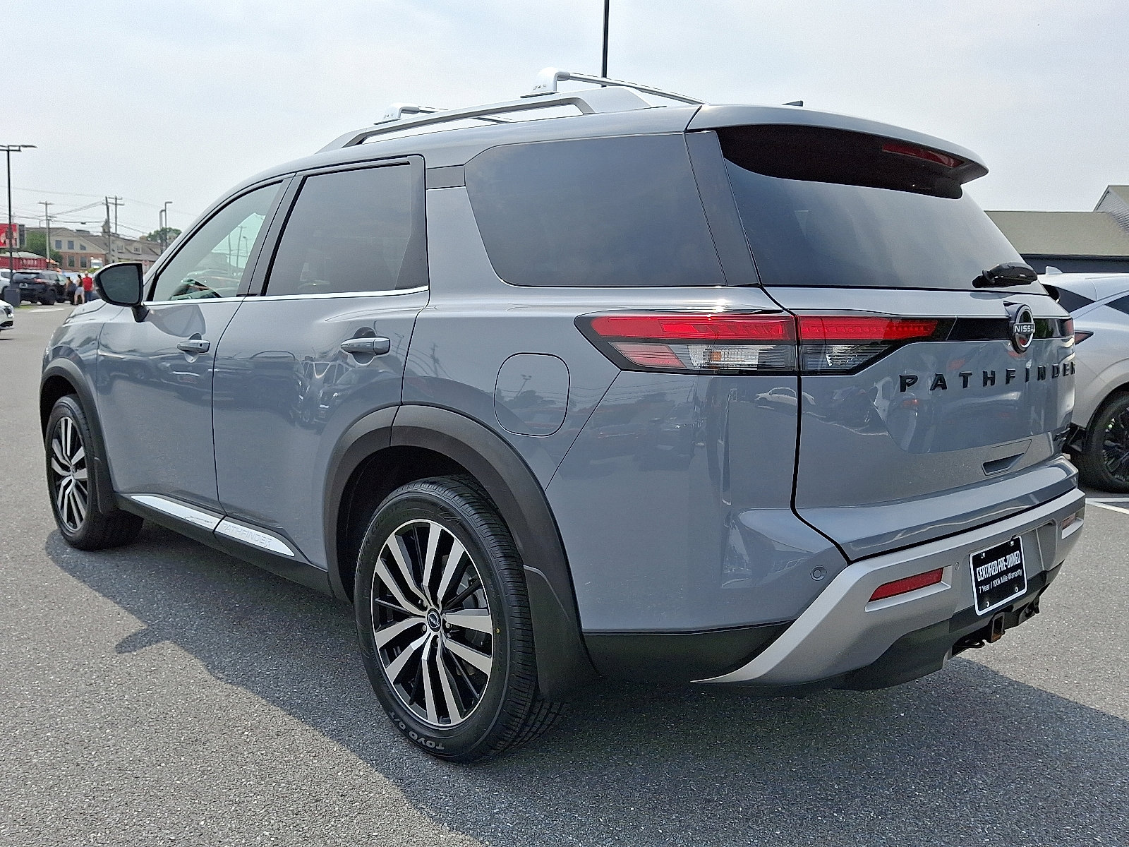 Certified 2023 Nissan Pathfinder Platinum w/ Black Appearance Package image 5