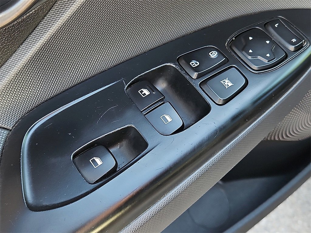 Used 2019 Hyundai Veloster 2.0 image 16