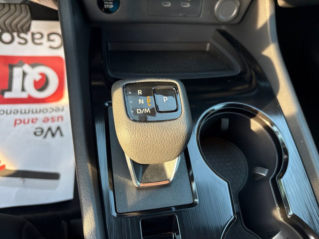 Used 2025 Nissan Rogue S image 20