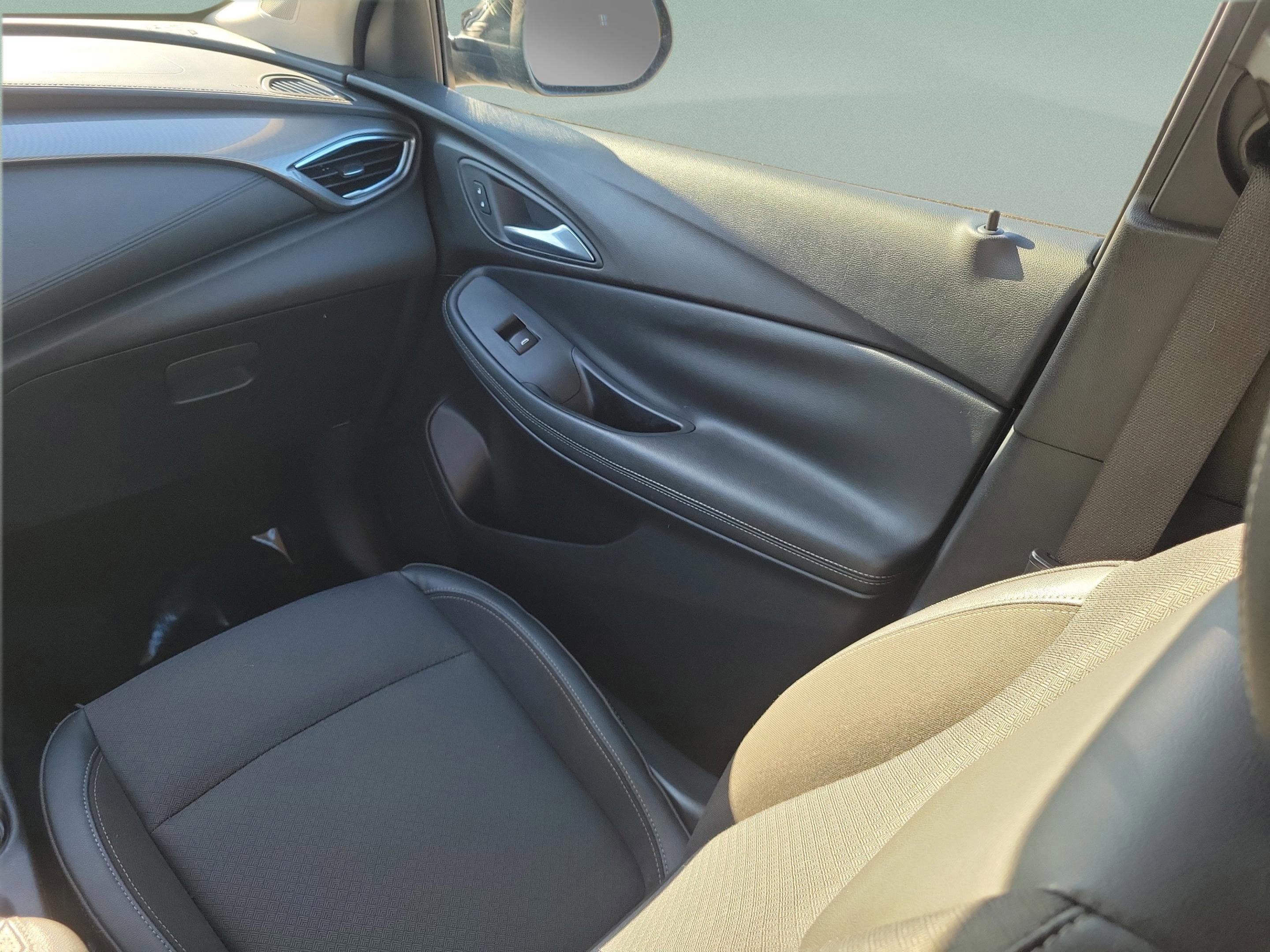 Used 2022 Buick Encore GX Select image 9