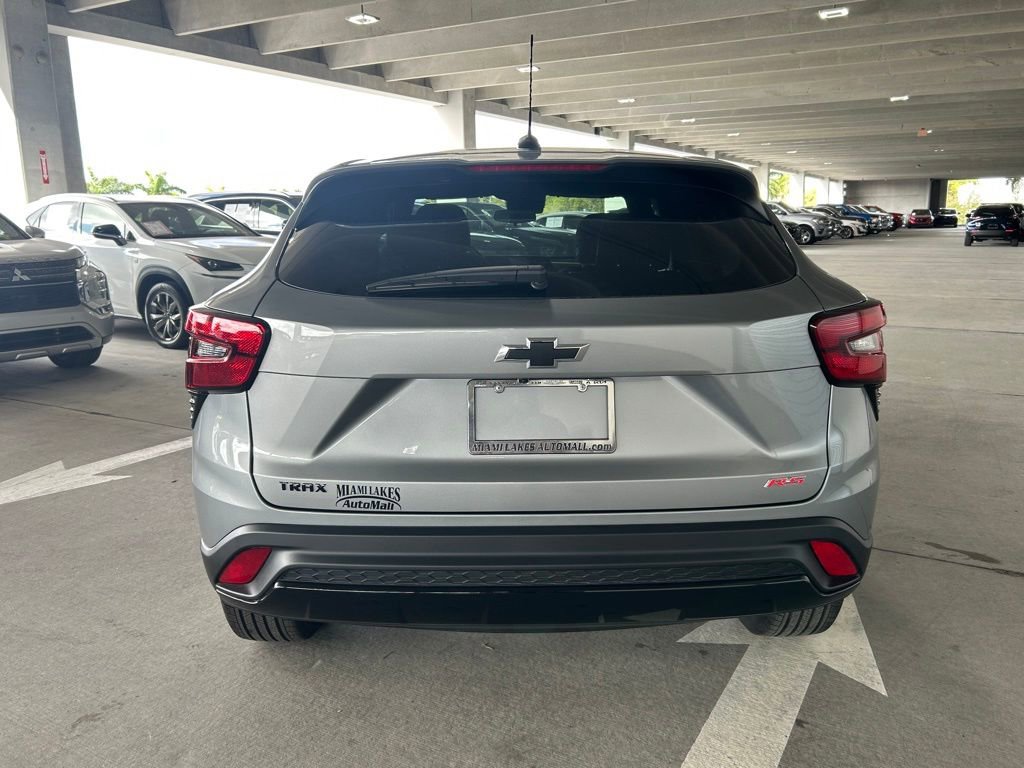 Used 2024 Chevrolet Trax RS w/ Driver Confidence Package image 4