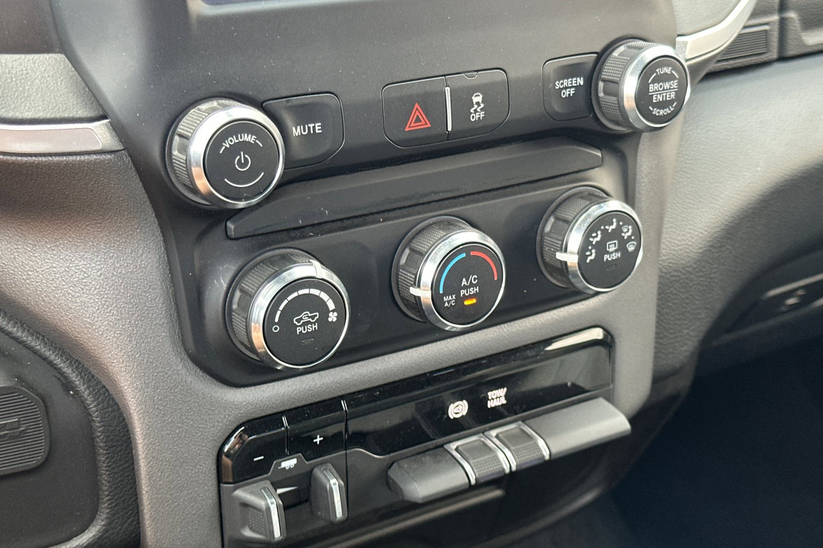 Certified 2024 RAM 2500 Big Horn image 19