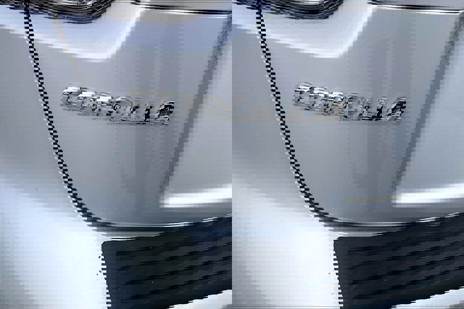 Used 2022 Toyota Corolla LE image 29