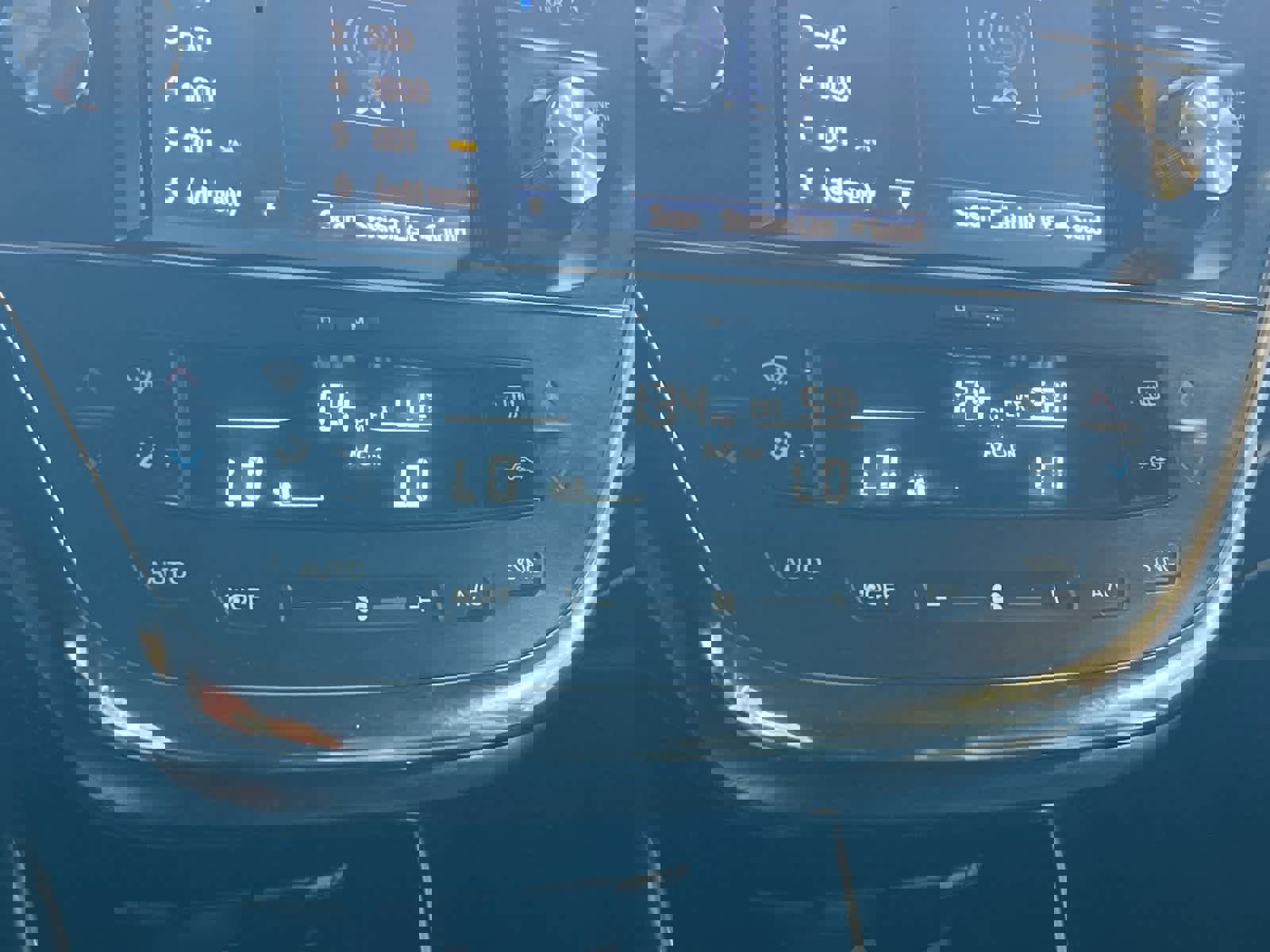 Used 2018 Toyota Avalon XLE image 19