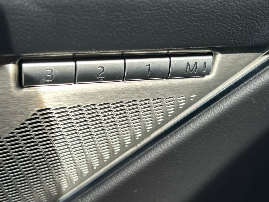 Used 2024 Jaguar F-PACE R-Dynamic S image 28