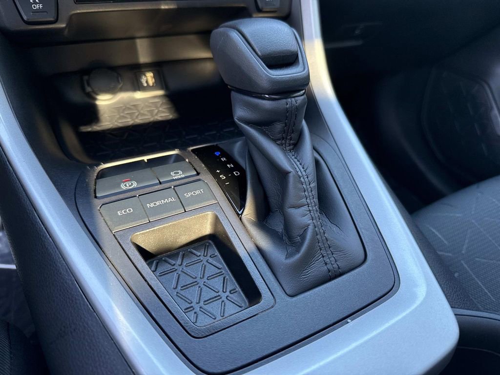 Used 2025 Toyota RAV4 XLE w/ Convenience Package FWD image 35