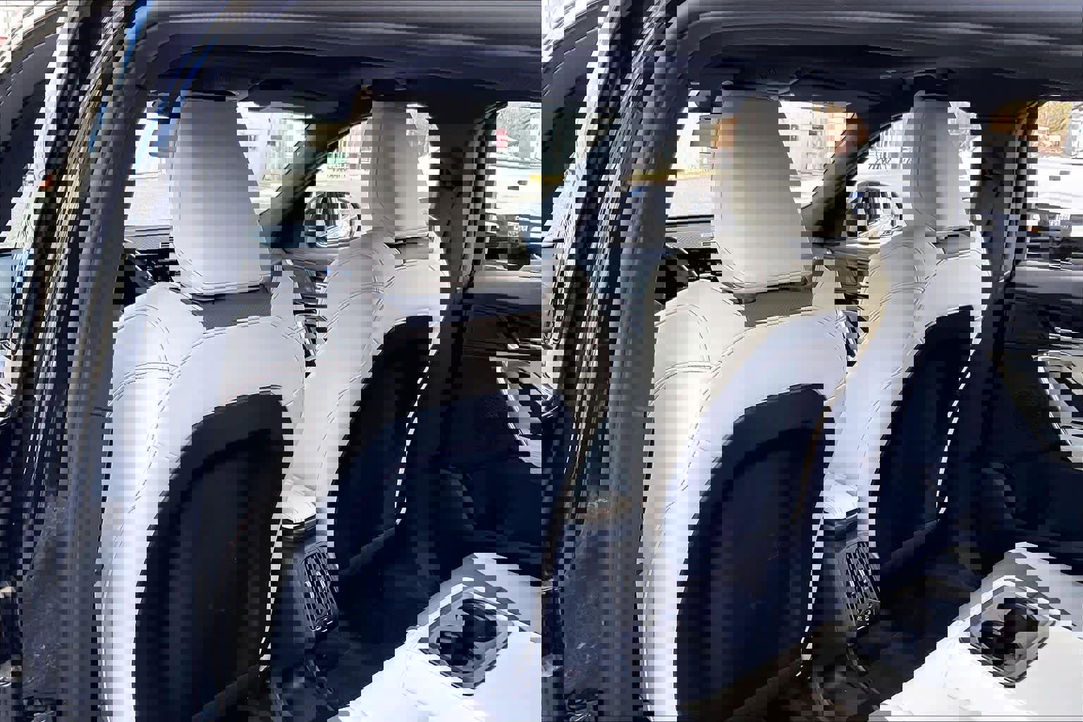 Certified 2025 BMW X2 xDrive28i image 22