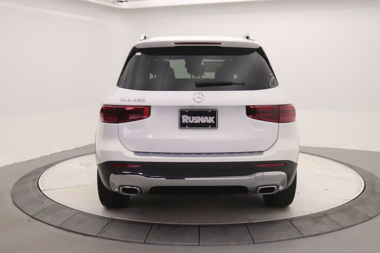 New 2026 Mercedes-Benz GLB 250 image 3