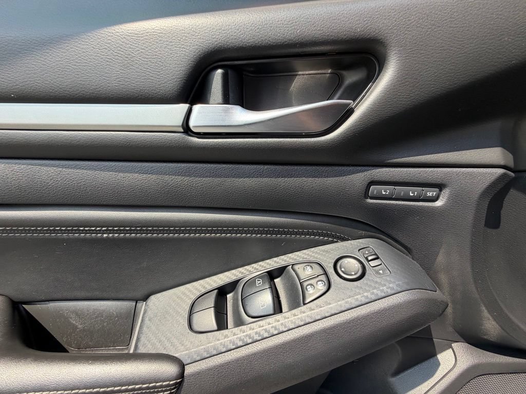 Used 2019 Nissan Altima 2.5 Platinum FWD image 13