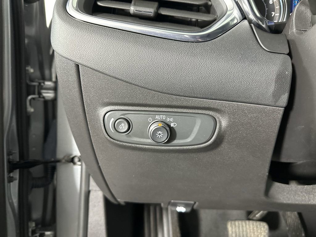 Used 2023 Chevrolet Equinox LS w/ LS Convenience Package image 20