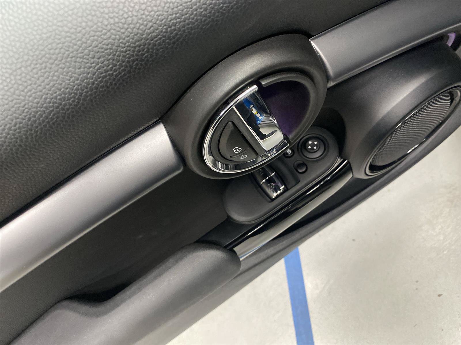 Certified 2024 MINI Cooper 2-Door Hardtop FWD image 19