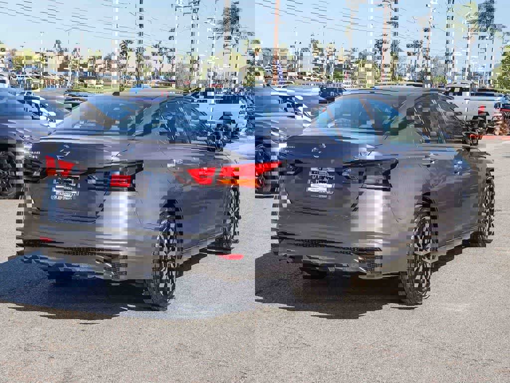 Used 2021 Nissan Altima 2.5 SV image 4