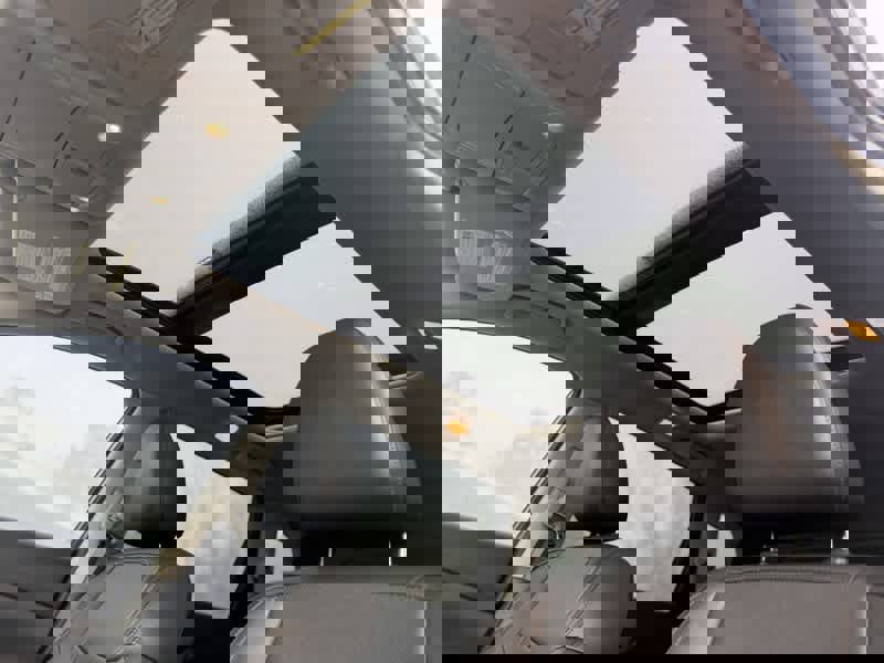 Used 2020 Nissan Rogue SL w/ Premium Package image 16