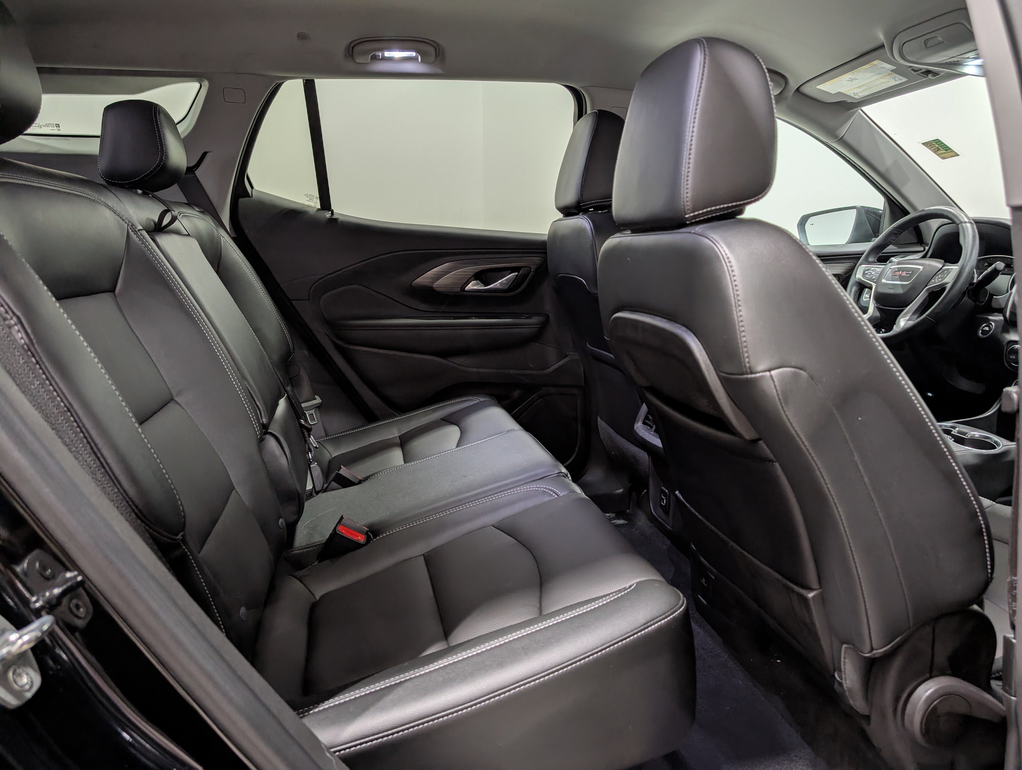 Used 2023 GMC Terrain SLT w/ Infotainment Package II image 19