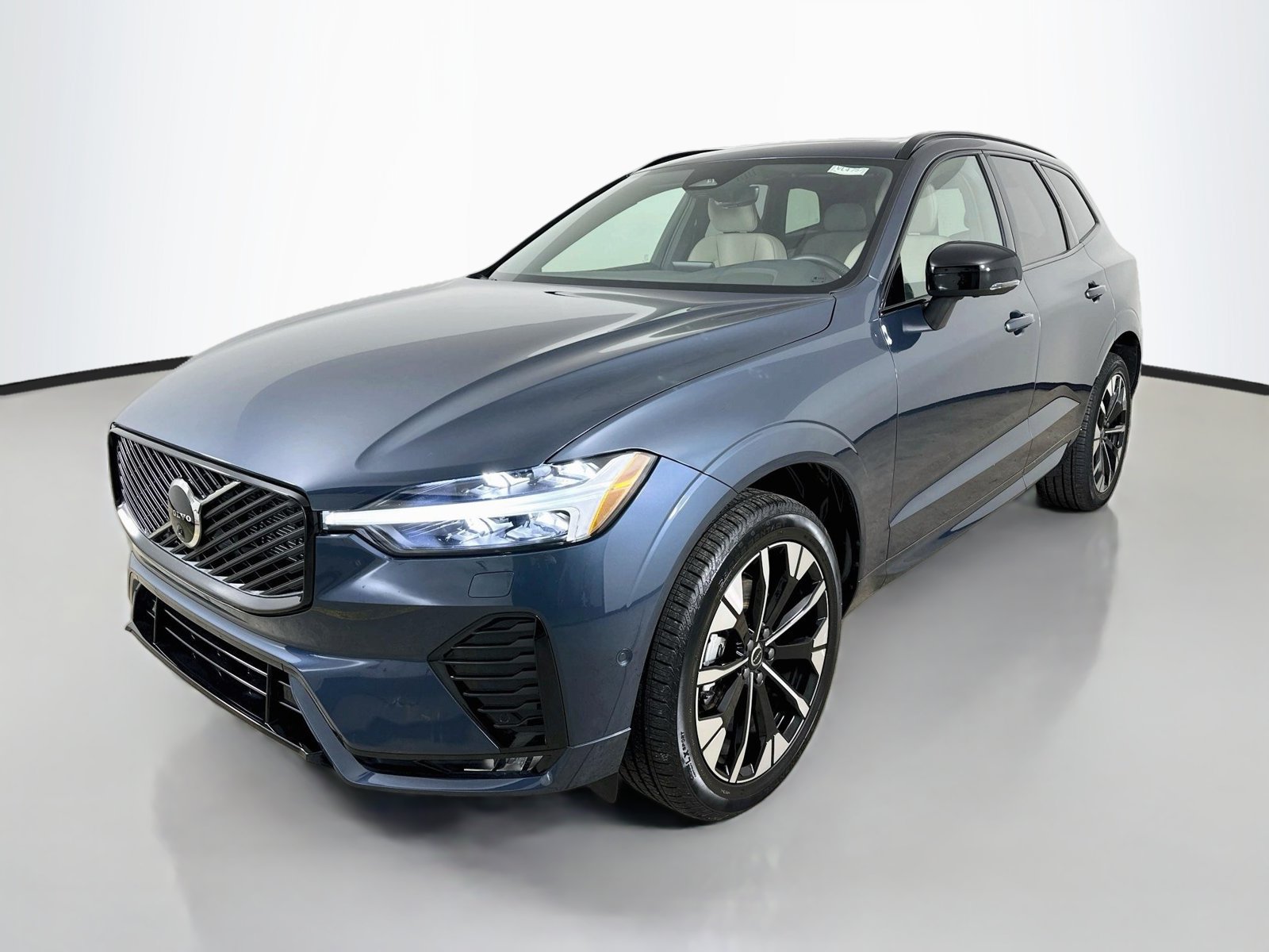 Used 2026 Volvo XC60 B5 Plus w/ Protection Package Premier