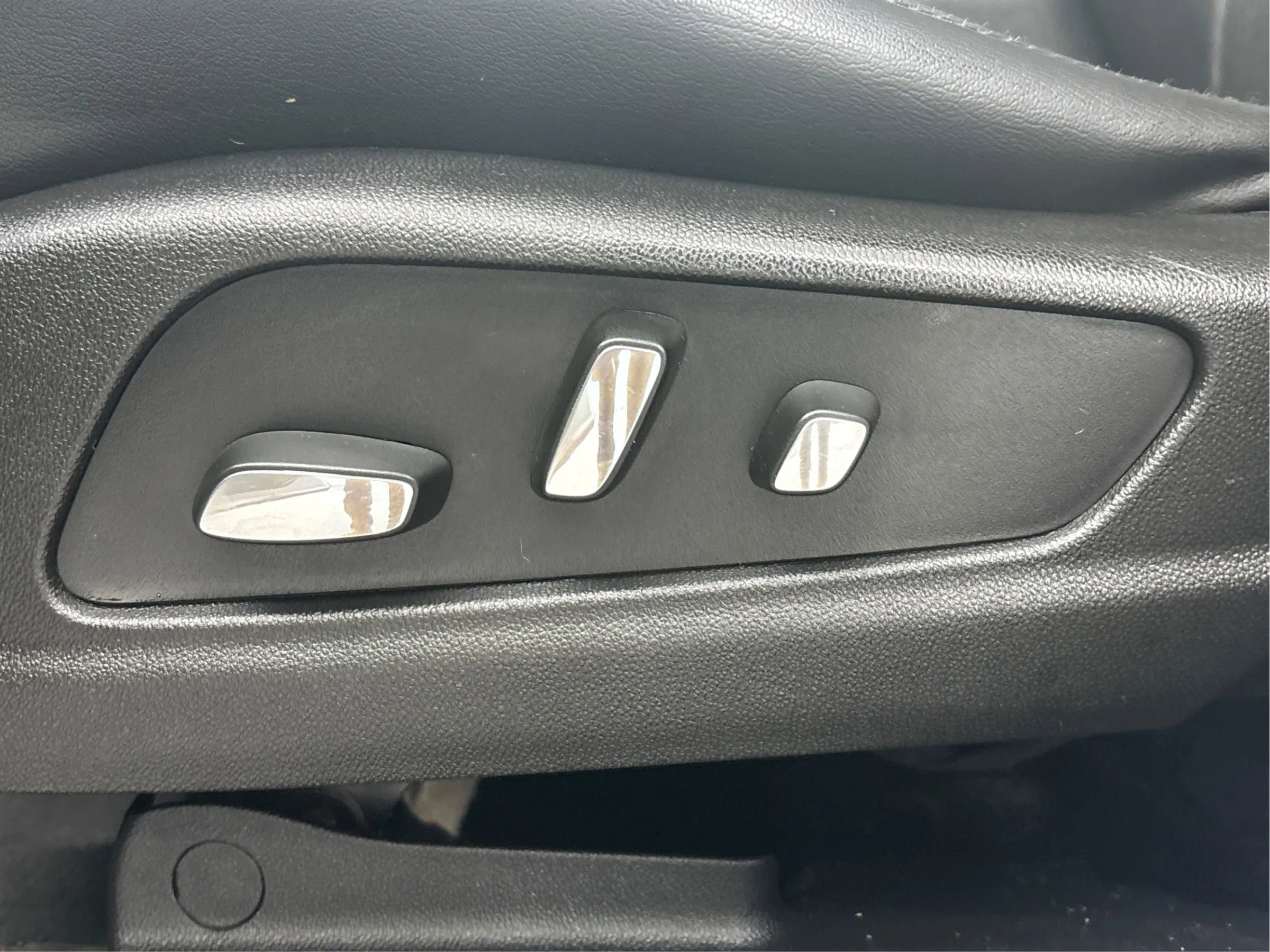 Used 2017 Cadillac XT5 Premium Luxury image 25