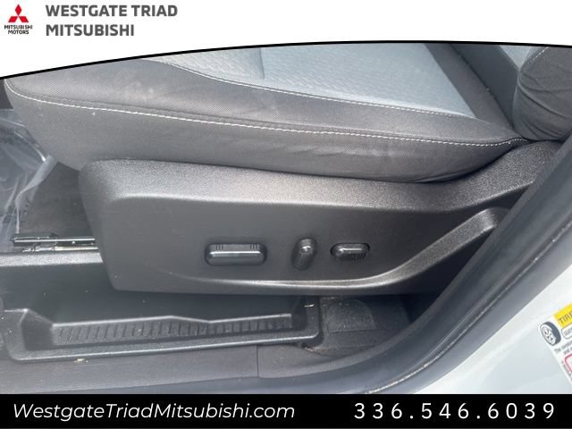 Used 2018 Ford Escape SE w/ Ford Safe & Smart Package FWD image 15