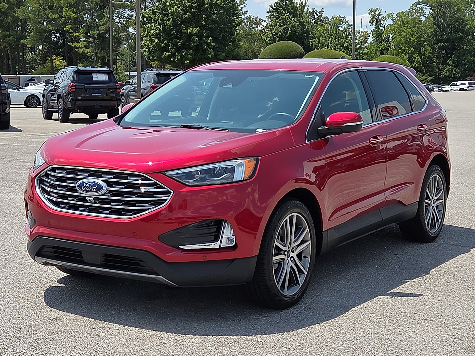 Used 2023 Ford Edge Titanium w/ Equipment Group 301A AWD/4WD image 2