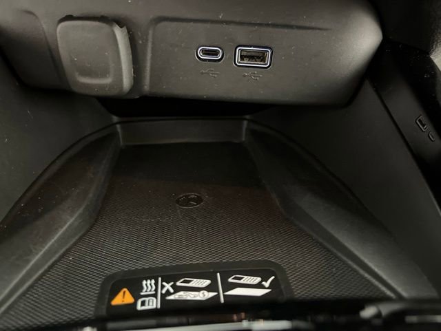 Used 2024 Chevrolet Trax RS w/ Sunroof Package FWD image 28