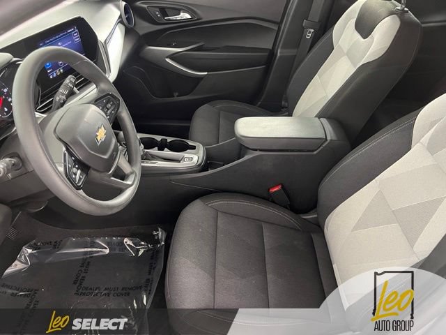 Used 2024 Chevrolet Trax LS w/ LS Convenience Package FWD image 12