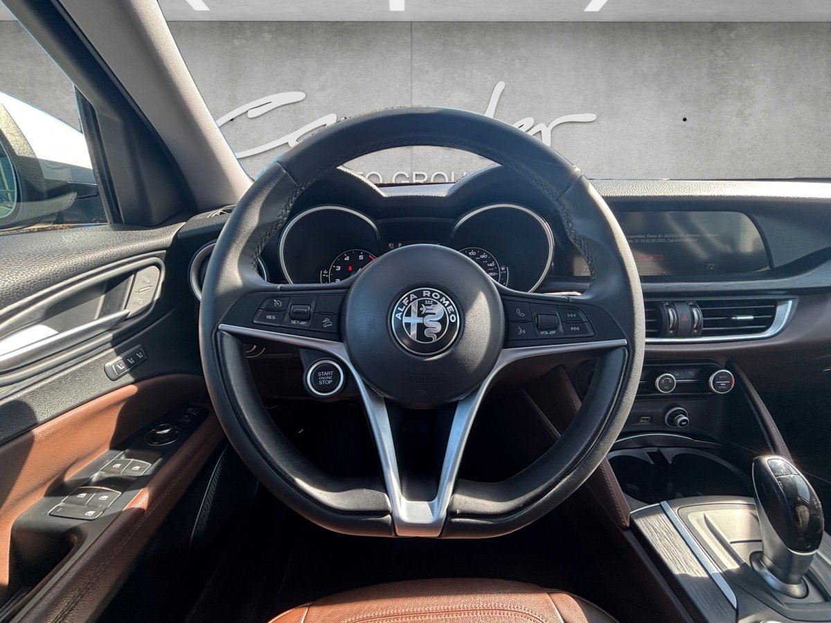 Used 2019 Alfa Romeo Stelvio image 21