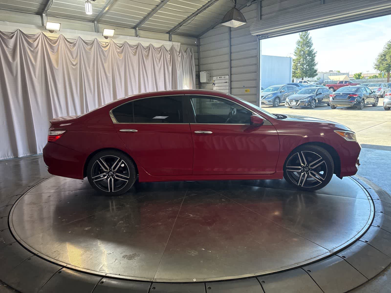 Used 2017 Honda Accord Sport Special Edition image 4