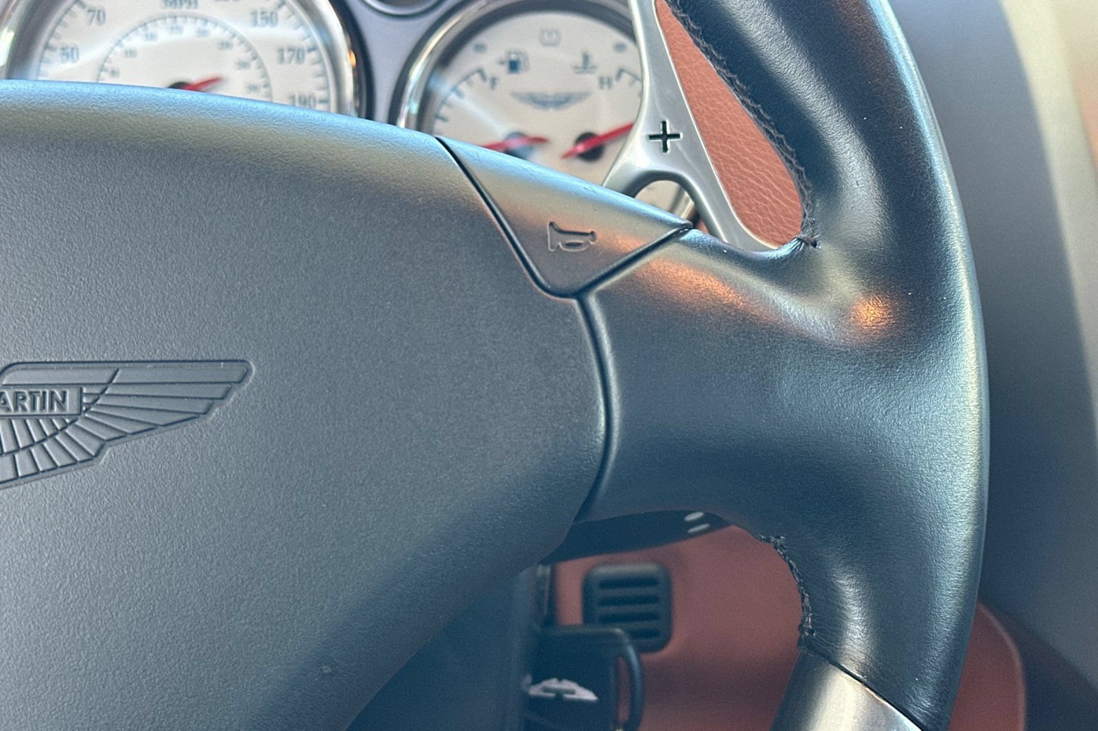 Used 2004 Aston Martin Vanquish RWD image 25