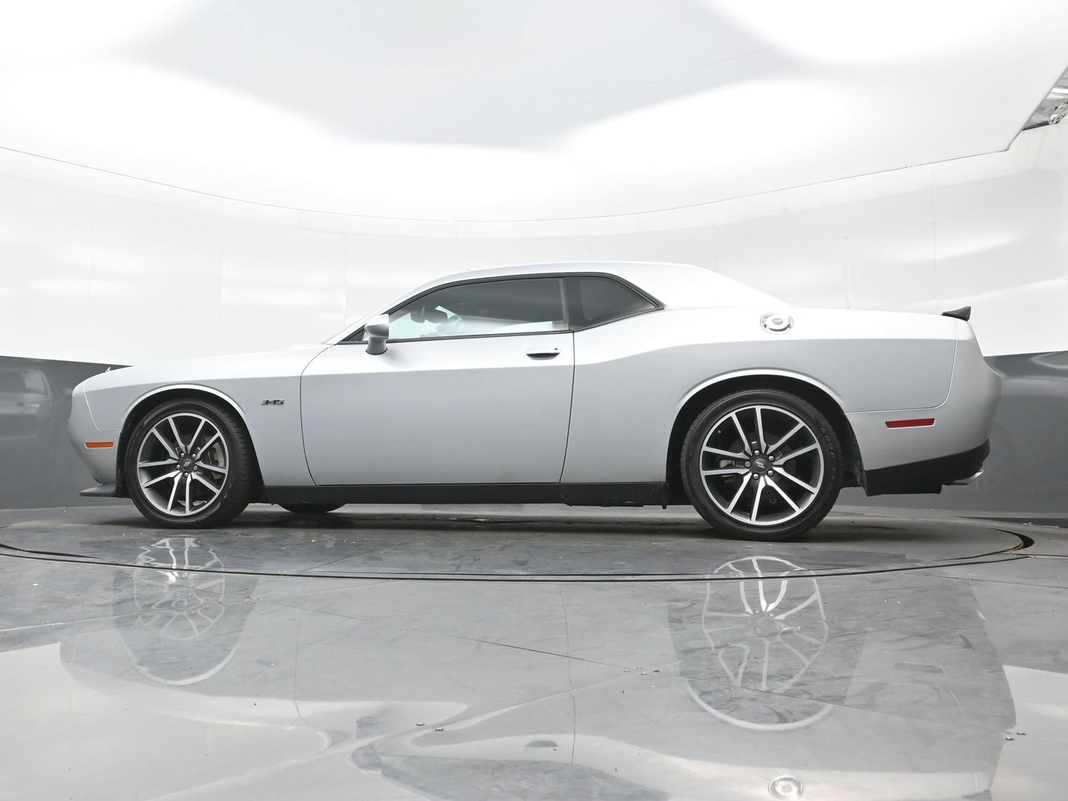 Used 2023 Dodge Challenger R/T RWD image 29